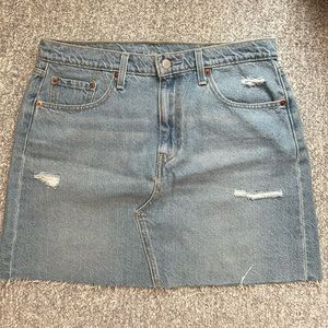 New, never worn Levis skirt, size 31!